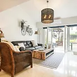 Charming Golf & Villa *