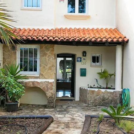 Charming Golf & Beach Villa *